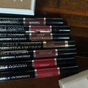 MAKE OFFER Bundle of 7 water resistant roll up lip liners un used-new.